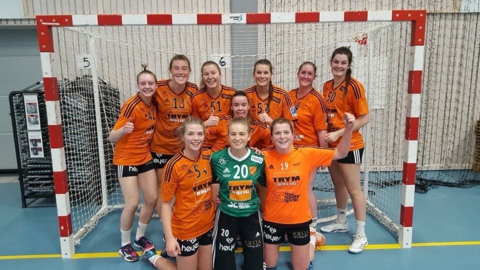 STØTT VÅRE JENTER I 3 DIVISJON I DERES FØRSTE HJEMMEKAMP 20/10-18 KL 1830